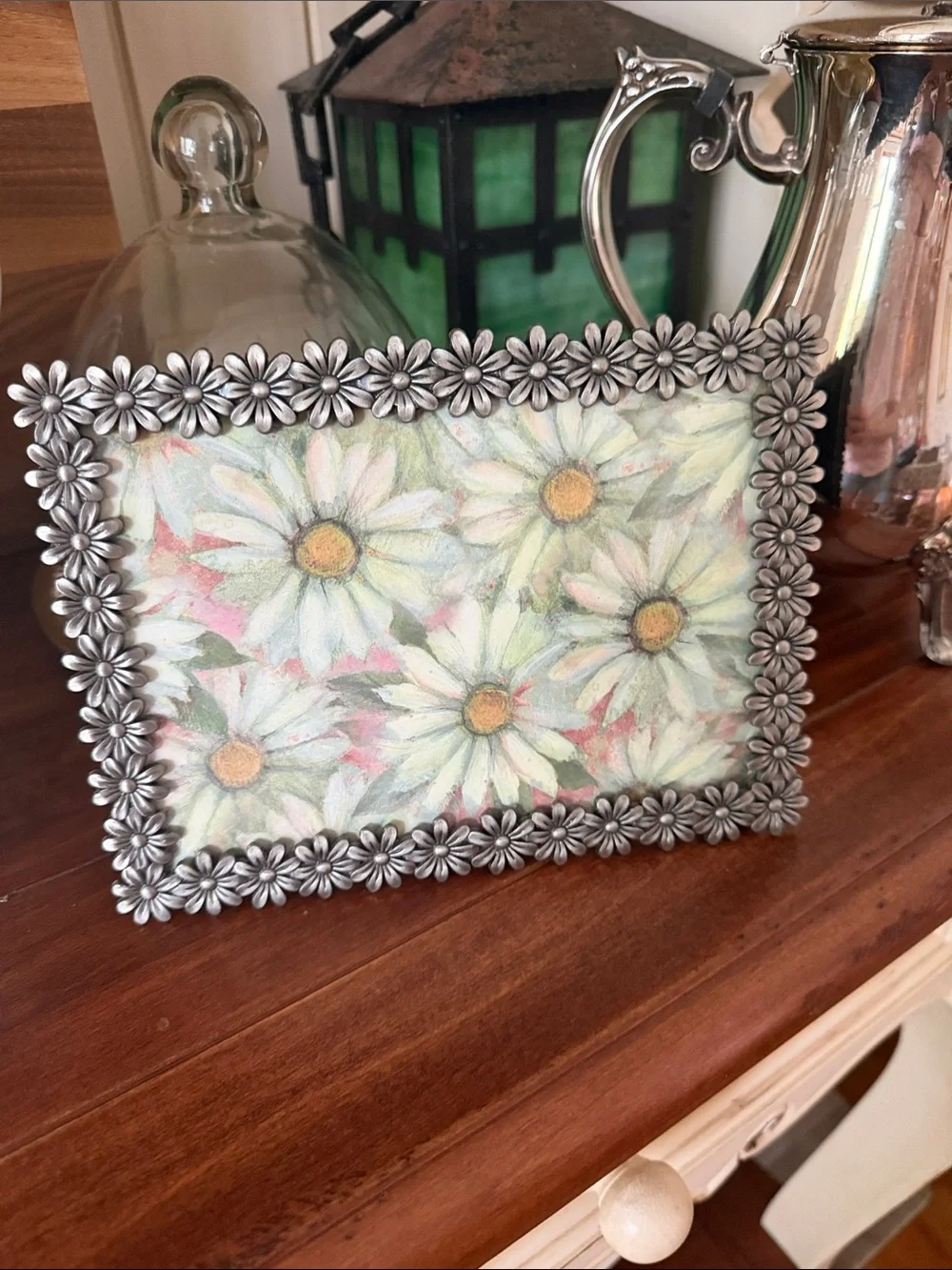 Floral Daisy Pewter Frame with glass front – Silver rectangle